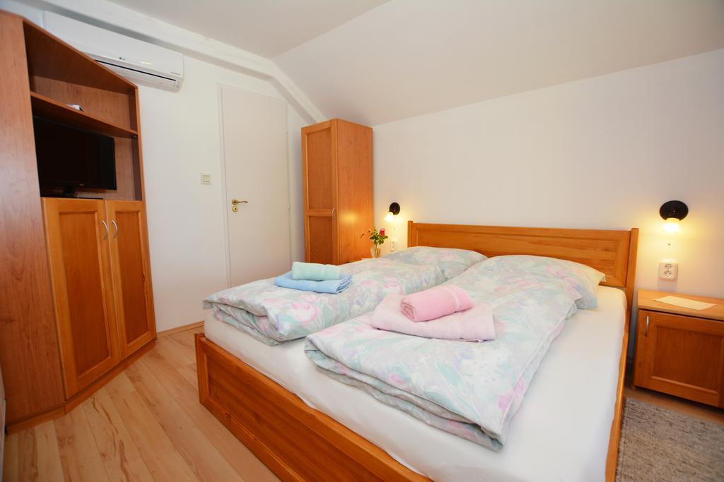 Viragoskert Apartman ヘーヴィーズ 部屋 写真