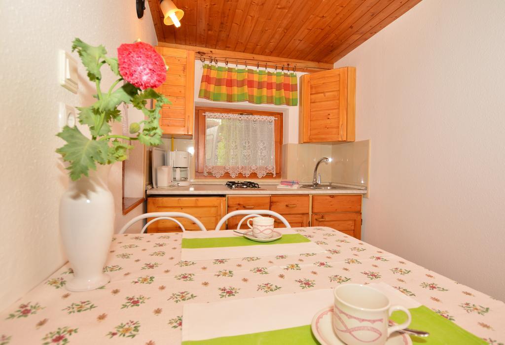 Viragoskert Apartman ヘーヴィーズ 部屋 写真