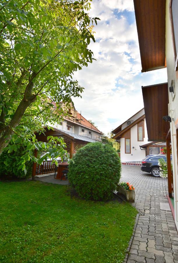 Viragoskert Apartman ヘーヴィーズ エクステリア 写真
